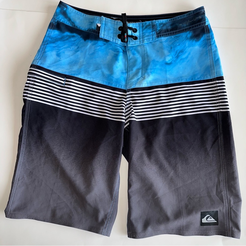 🙂4/&20 Quiksilver Board Swim Trunks - Picture 1 of 4